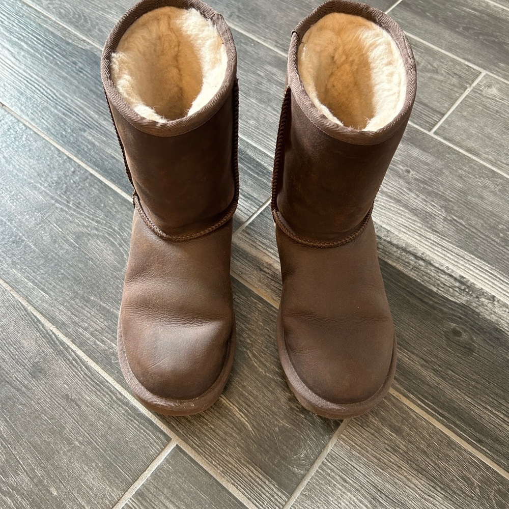 UGG Classic Short Brown Boots